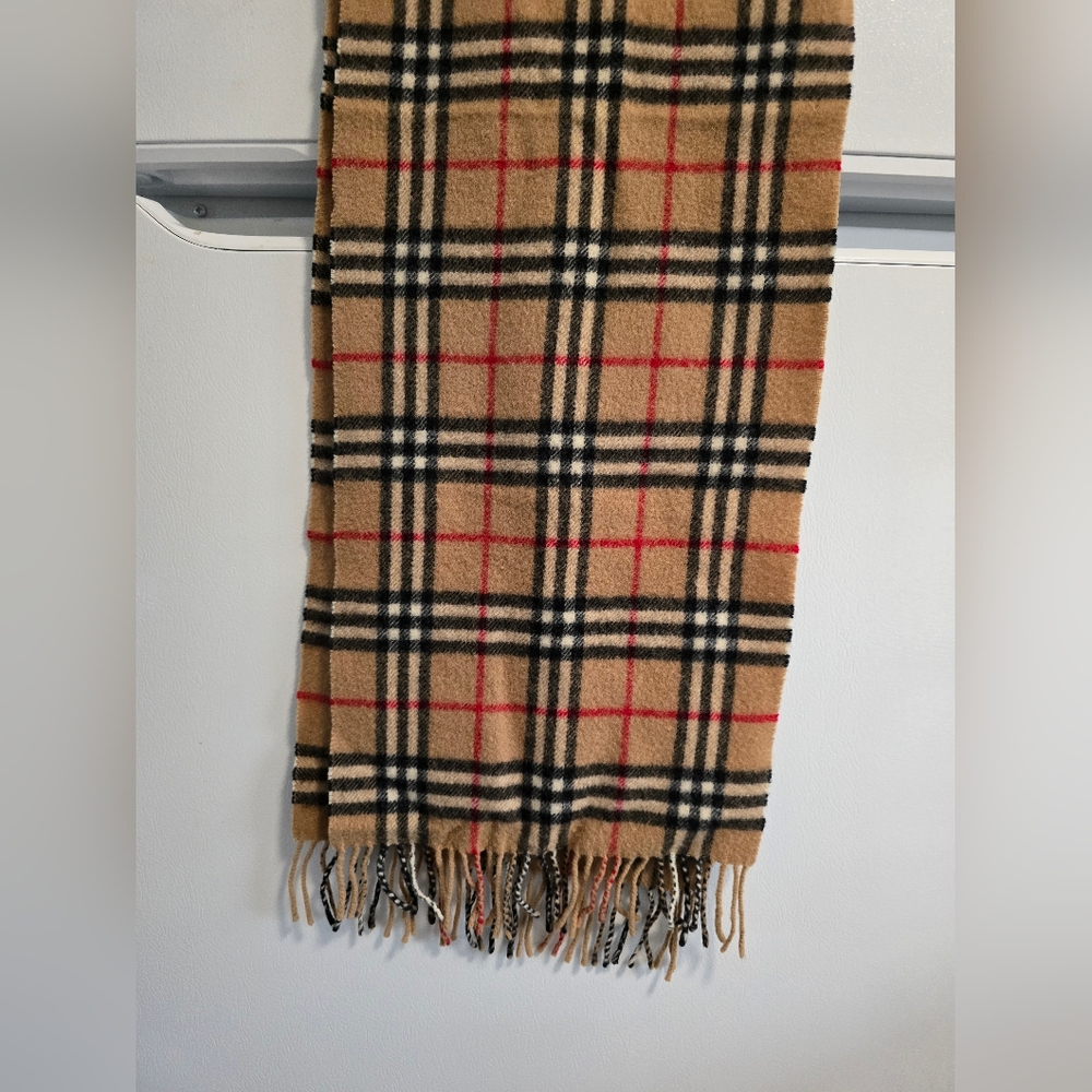 Authentic Burberry London Lambswool Plaid Beige and Red Scarf - Picture 5 of 11